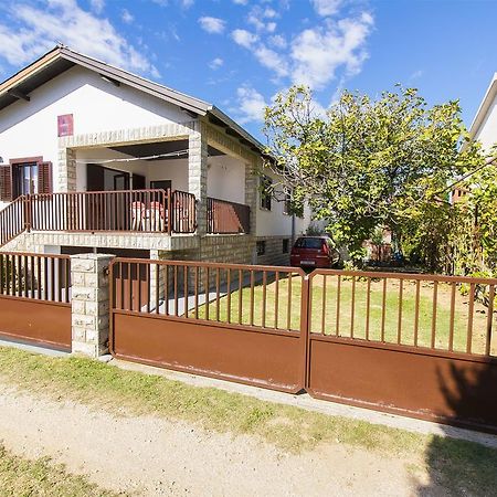 Apartment Danica Нин Екстериор снимка